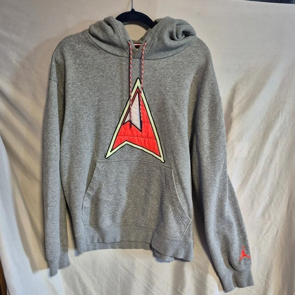 Jordan Gray Pullover Hoodie Sweatshirt Graphic Logo Patch Mens Size Large